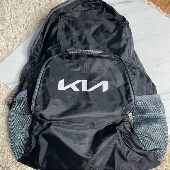 Kia Fold up backpack - Picture 3 of 3